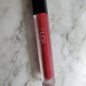 Huda beauty liquid lipstick